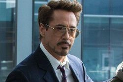 Ít ai biết rằng trước khi làm Iron Man trong MCU, Robert Downey Jr. từng bị chính Marvel chế giễu