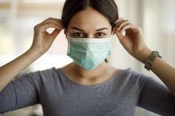 Sinh ra chỉ có một bên tai, nữ sinh tiết lộ cách đeo khẩu trang độc đáo mà hiệu quả