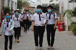 Thi rồi, lại lo chấm thế nào…