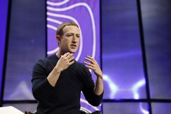 Facebook tham gia chỉ trích Apple