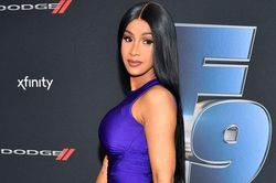 Cardi B ủng hộ Alexandria Ocasio-Cortez thành Tổng thống Mỹ năm 2024