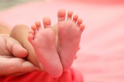 Bà mẹ bị bắt vì bán con trai 2 tháng tuổi với giá 600 USD
