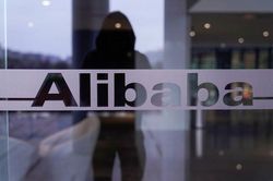 Ông Trump lại dọa cấm 'gã khổng lồ' Trung Quốc Alibaba