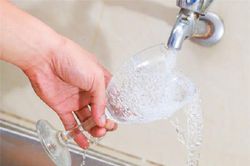 5 cách vệ sinh đồ thủy tinh luôn sáng bóng