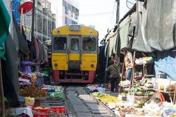 Nín thở đi qua những con đường nguy hiểm nhất thế giới