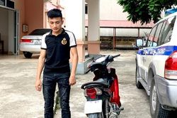 Xử phạt 8,4 triệu đồng và tạm giữ phương tiện đối tượng đi xe máy 'bốc đầu' xe