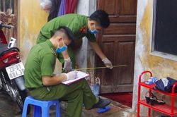 2 thi thể phân hủy trong căn nhà khóa trái