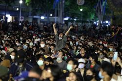 Tin thế giới 17/8: Biểu tình lớn nhất Thái Lan kể từ năm 2014 tới nay