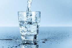 Điều gì sẽ xảy ra với cơ thể khi ngừng uống nước?