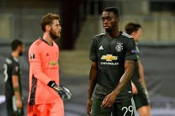 Scholes chỉ ra 2 điểm yếu 'chết người' khiến M.U để thua Sevilla