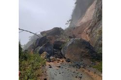 Nhiều hộ dân Lai Châu phải di chuyển gấp, nhiều tuyến đường bị sạt sụt do mưa lũ