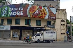 Hà Nội: Vừa chớm hồi phục, 'tiểu thương vỉa hè' lại tiếp tục lao đao vì Covid-19