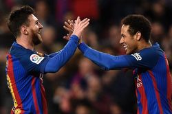 Chuyển nhượng cầu thủ hôm nay 18/8: Barca lấy Neymar đá cặp cùng Messi; Man Utd thanh lý 6 cầu thủ; Ajax muốn mua lại Suarez