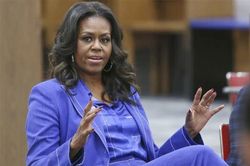 Michelle Obama nặng lời chỉ trích, kêu gọi dân Mỹ không bầu ông Trump