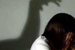 Bắt giam nam thiếu niên giở trò đồi bại với 2 bé gái