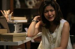 Chồng lấy hết tiền tiết kiệm bỏ đi biệt tích, một năm sau xuất hiện trước cửa khiến mẹ con tôi sợ hãi ôm chặt nhau mà không dám mở cửa