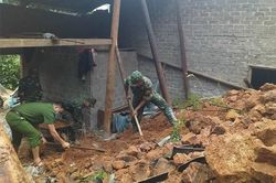 Vừa chống dịch Covid-19, vừa giúp dân phòng, chống mưa lũ