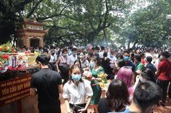 Phủ Tây Hồ 'nghẹt thở' giữa đại dịch Covid-19