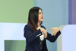 Vân Trang: 'Chia tay người yêu cũ mừng gần chết, tội gì mà quay lại'