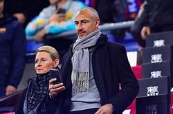 Koeman mời cựu tiền đạo M.U về làm phó tướng ở Barca