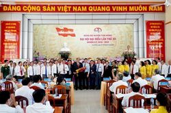 Đồng chí Huỳnh Thanh Sơn tái đắc cử chức Bí thư Huyện ủy Tam Nông nhiệm kỳ 2020 - 2025