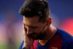 Messi rút ngắn kỳ nghỉ để gặp riêng HLV Koeman