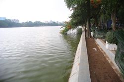 Hợp long toàn tuyến kè hồ Hoàn Kiếm