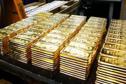 Giá vàng thế giới 20/8: Vàng giảm 3% sau cuộc họp của FED