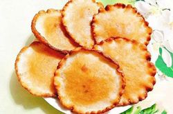 Cách làm bánh tai yến mềm dẻo bên trong, giòn rụm bên ngoài vô cùng hấp dẫn