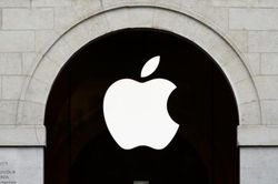 Apple cán mốc vốn hóa thị trường 2000 tỷ USD
