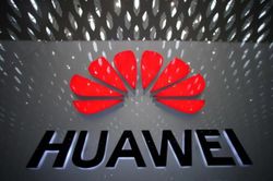 Huawei dự trữ chip viễn thông đủ dùng trong vài năm?