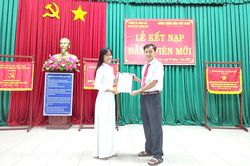 Khi học sinh phấn đấu vào Đảng