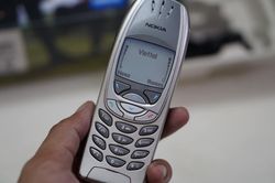 Mercedes có thể phải ngưng bán xe vì… 'anh' Nokia 'cùi bắp'