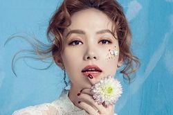 Trong thế giới fangirl: Tuổi thơ tôi tràn đầy sắc màu vì Minh Hằng và âm nhạc của chị