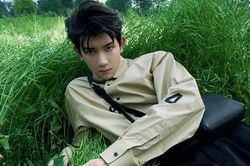 Trong thế giới fangirl: Trưởng thành chưa bao giờ là điều dễ dàng, phải không Vương Nguyên