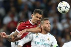 Lovren thừa nhận đánh Ramos vì Salah