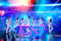 Clip hot: Sân khấu live single mới 100 của SuperM tại Good Morning America