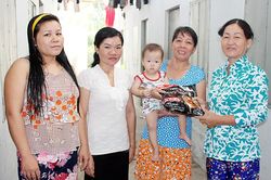 Chủ nhà trọ ''chia lửa'' với công nhân thời dịch