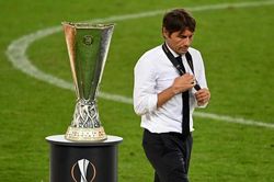 HLV Conte thừa nhận có thể bị sa thải sau trận thua Sevilla