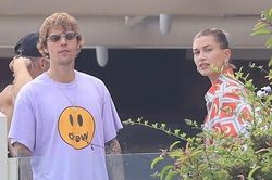 Justin Bieber cùng vợ đi nghỉ ở Malibu