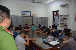 Quảng Ninh: Triệt phá sới bạc, bắt giữ 15 đối tượng