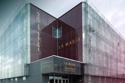 Barcelona: Cái chết của lò đào tạo La Masia