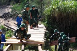 Trò đánh tráo khái niệm, 'vơ đũa cả nắm'