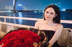 Matt Liu mừng kỷ niệm cùng Hương Giang sau hàng loạt sóng gió