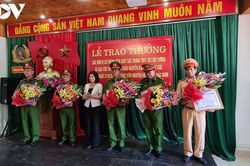 Chủ tịch tỉnh Bắc Ninh khen thưởng các đơn vị giải cứu bé trai bị bắt cóc