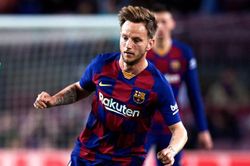 Barca khó chịu khi Rakitic ăn mừng chức vô địch của Sevilla