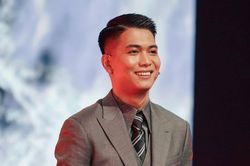 BigDaddy mặc suit khác biệt với dàn giám khảo 'King Of Rap'