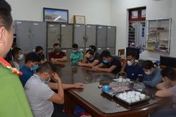 Bắt sới bạc ở Vân Đồn, nhiều đối tượng nhảy xuống biển thoát thân