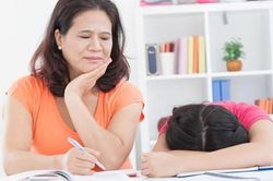Bố mẹ vô tình dạy con cư xử ích kỷ
