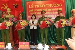 Trao thưởng các đơn vị giải cứu thành công cháu bé 2 tuổi bị bắt cóc